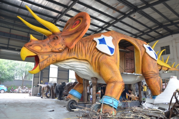 Parade Triceratops (CET-F4)