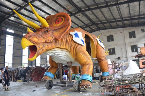 Parade Triceratops (CET-F4)