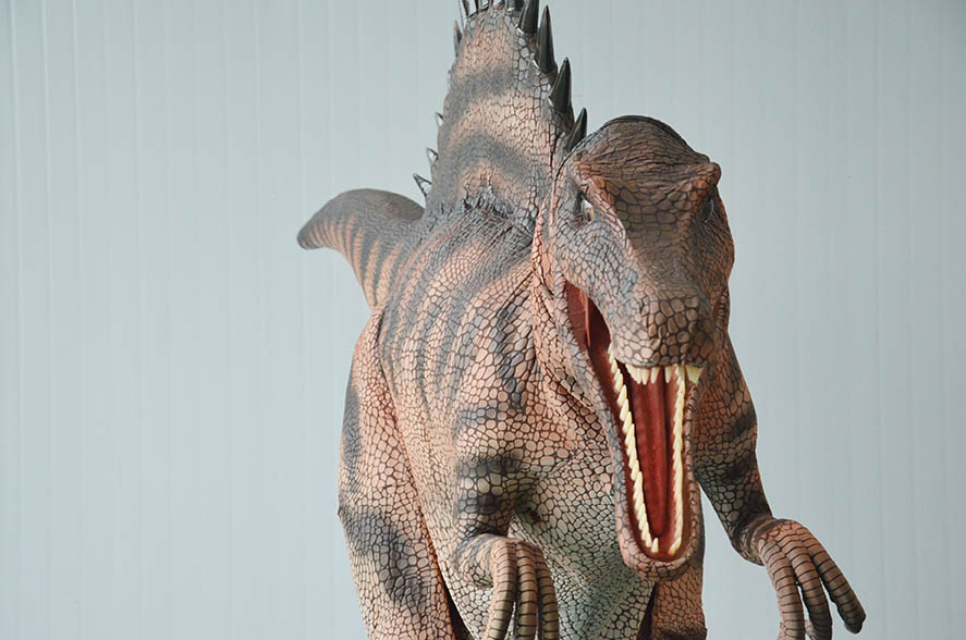 Durable Spinosaurus Costume for Theme Parks